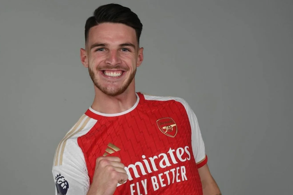 Declan Race O, Arsenala titullar uğrunda mübarizə aparmağa necə kömək edir